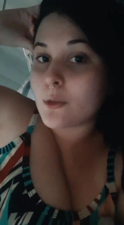 Piggy Fett Slut Latina mit Titten und Muschi entlarvt Anteil