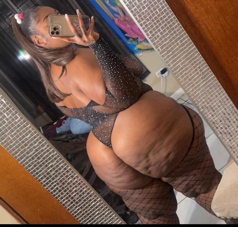 BBW Ebony Babe riesige Beute Leeshabunz