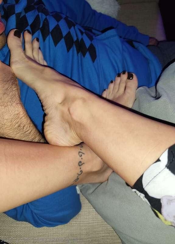 Claritas Big Latina Feet