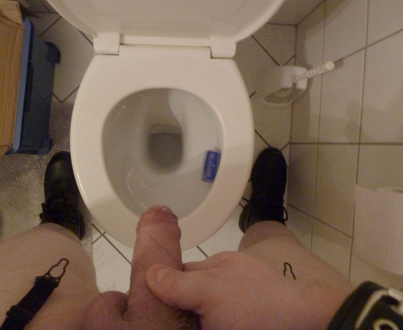 Писание в BDSM Gear