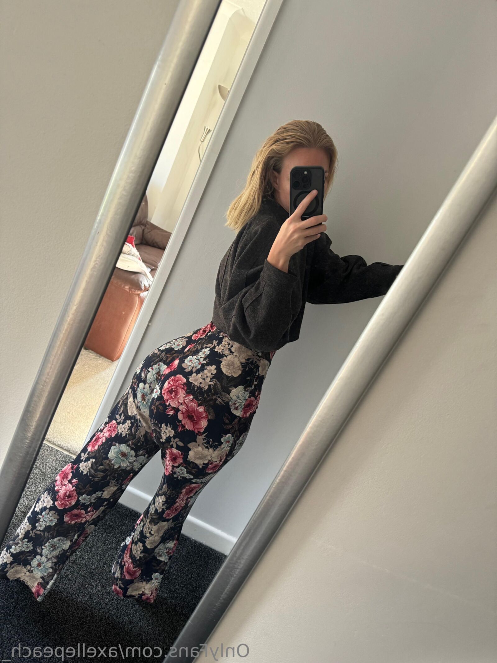 Axelle Big Bubble Butt Petit seins