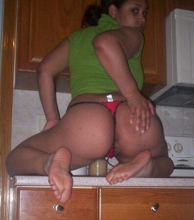 Ebonies in the kitchen: On your counter