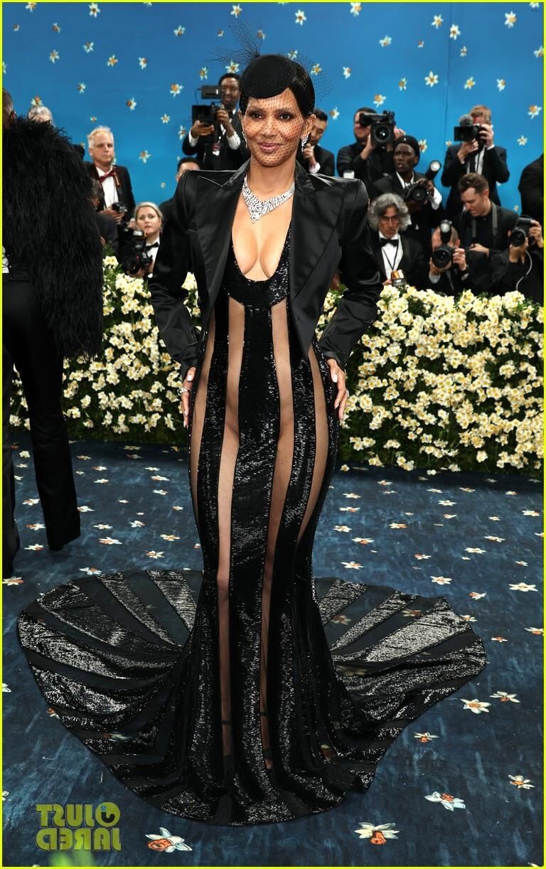 Halle Berry bei Met Gala May th