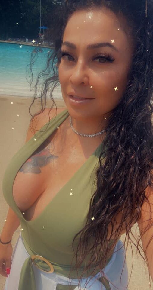 Sexy Latina Milf