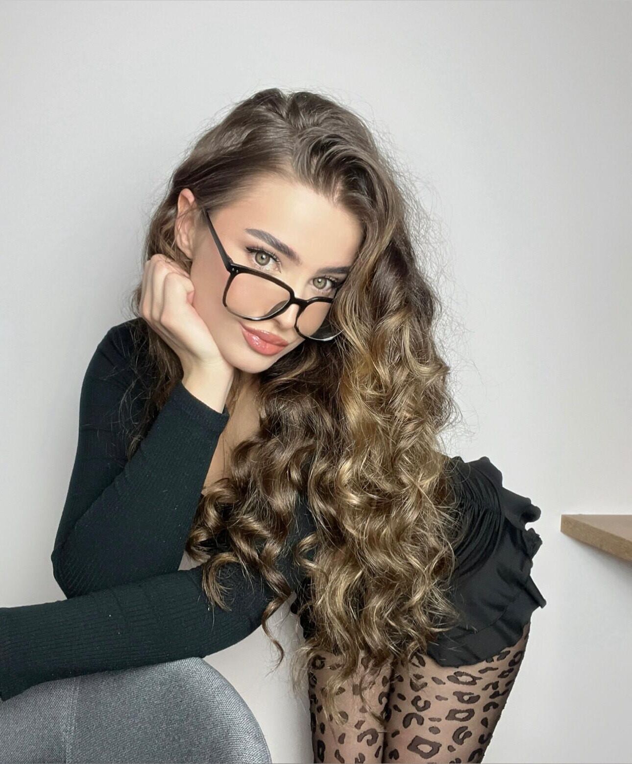 Kumecka Beauty Curvy Sexy Brunette fille