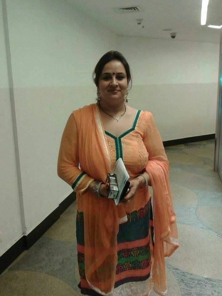 Desi Milfs