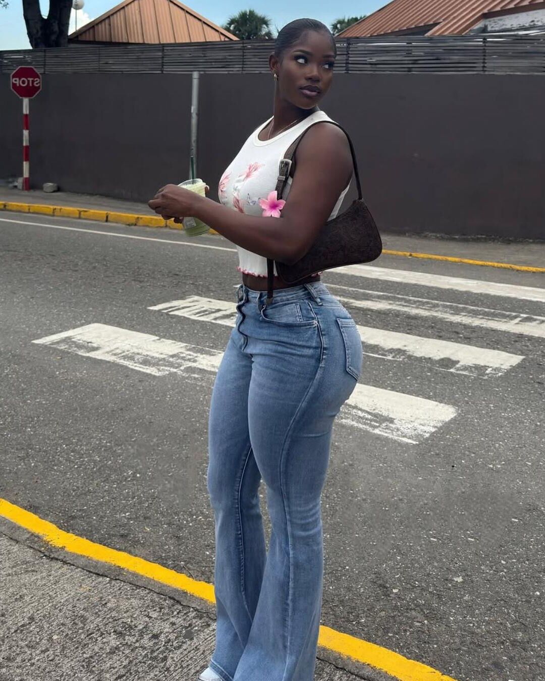 Ebony caliente para follar duro