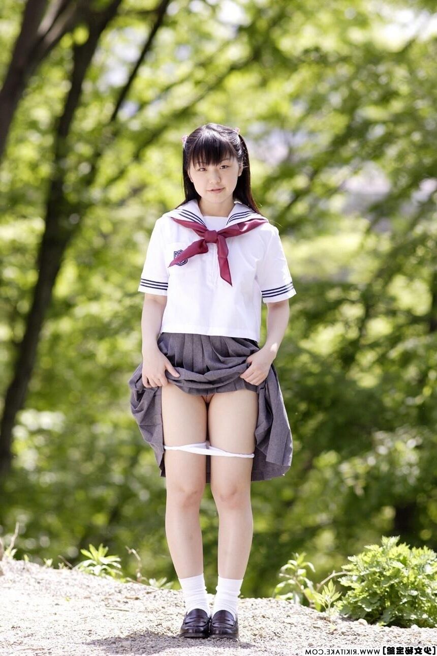 日本のヌードモデル中原リサコ