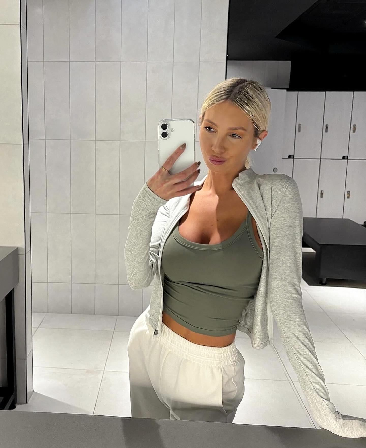 Jessie Garota Loira Sexy