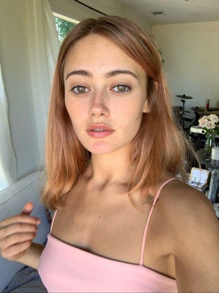Элла Пурнелл