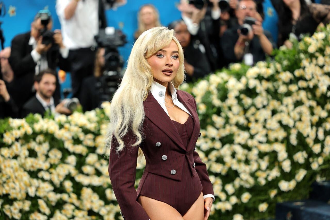 Смелый Gala Sabrina Carpenter Met Met Hala