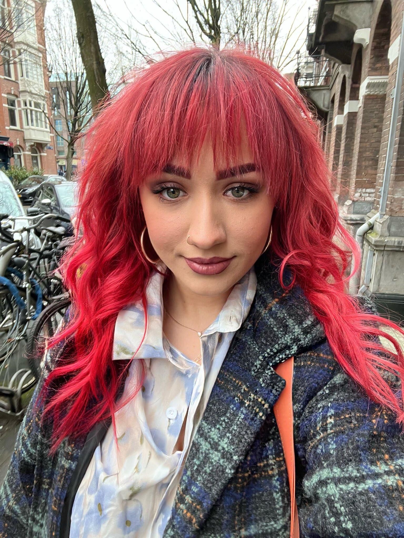 Haarige Muschi schlafende Titten Latina Little Laine