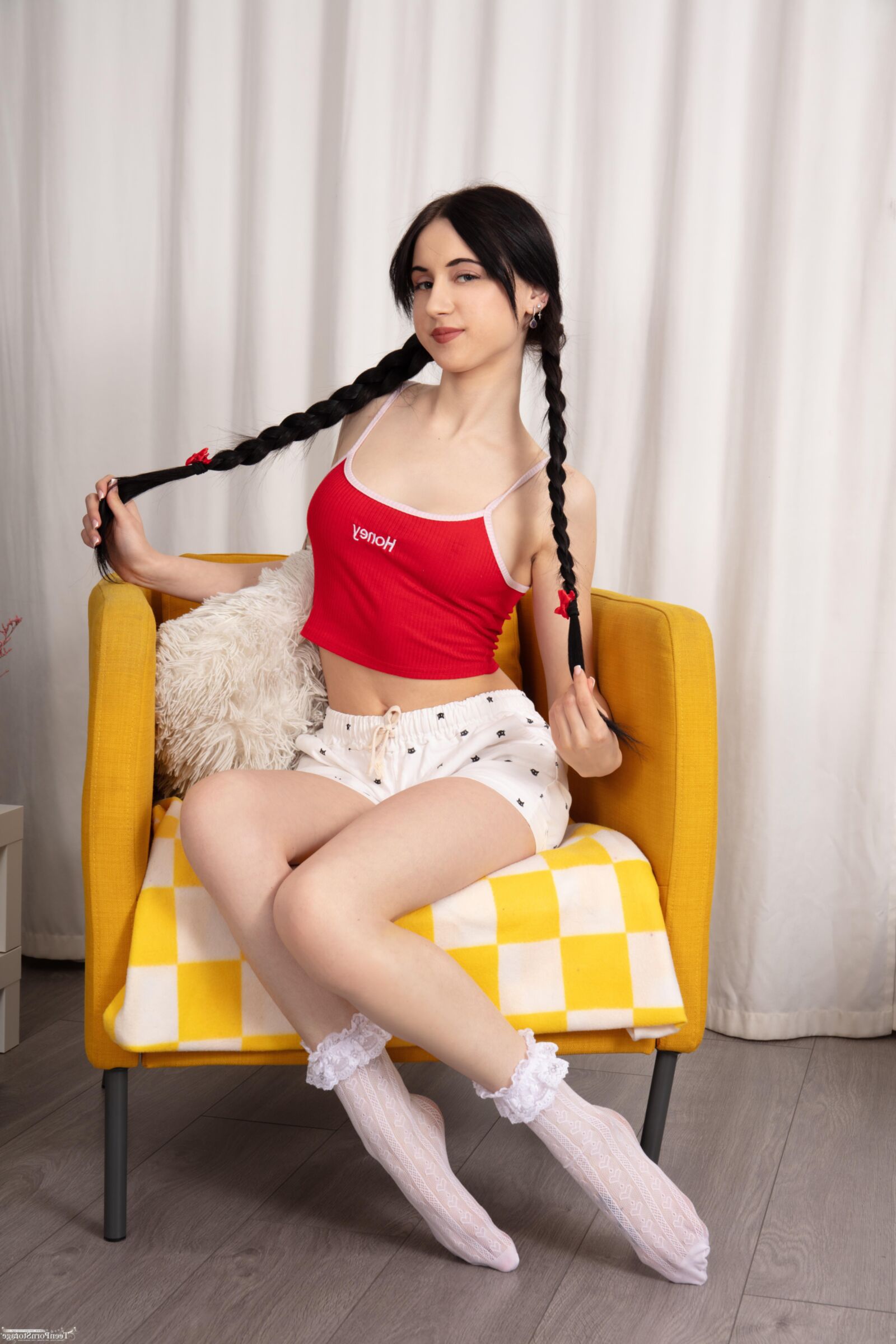TeenPornStorage Amanda хорошая сторона