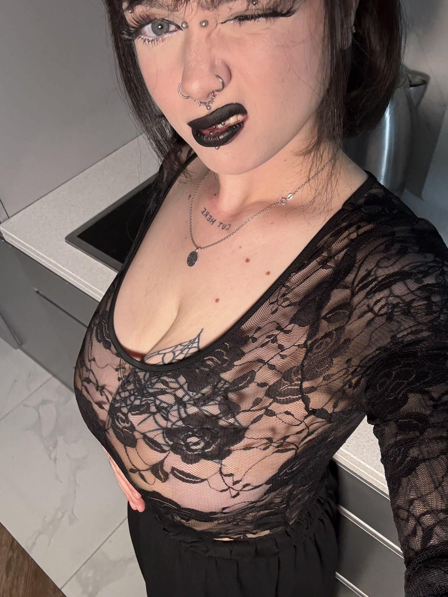 Jules riesige Brüste cuvey Beauty Tätowiertes Mädchen gemischte heiße Aufnahmen