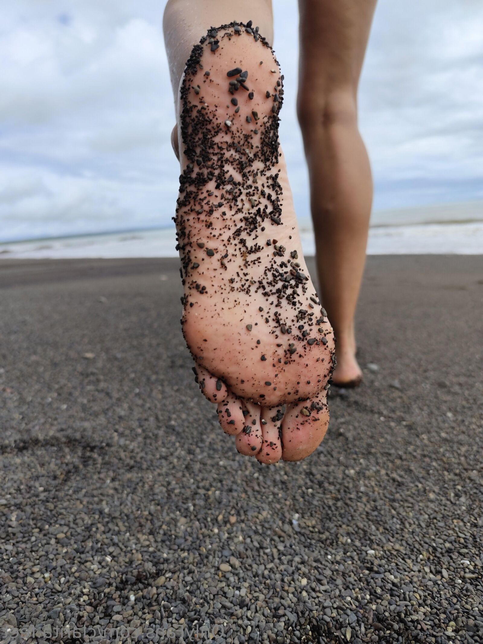 Claritas Big Latina Feet