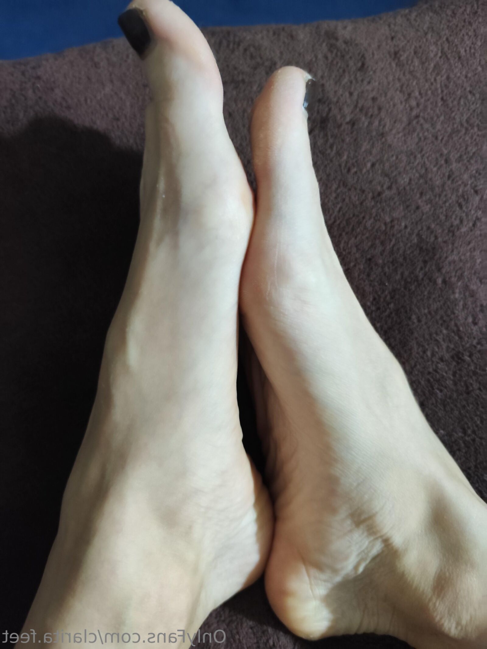 Claritas Big Latina Feet