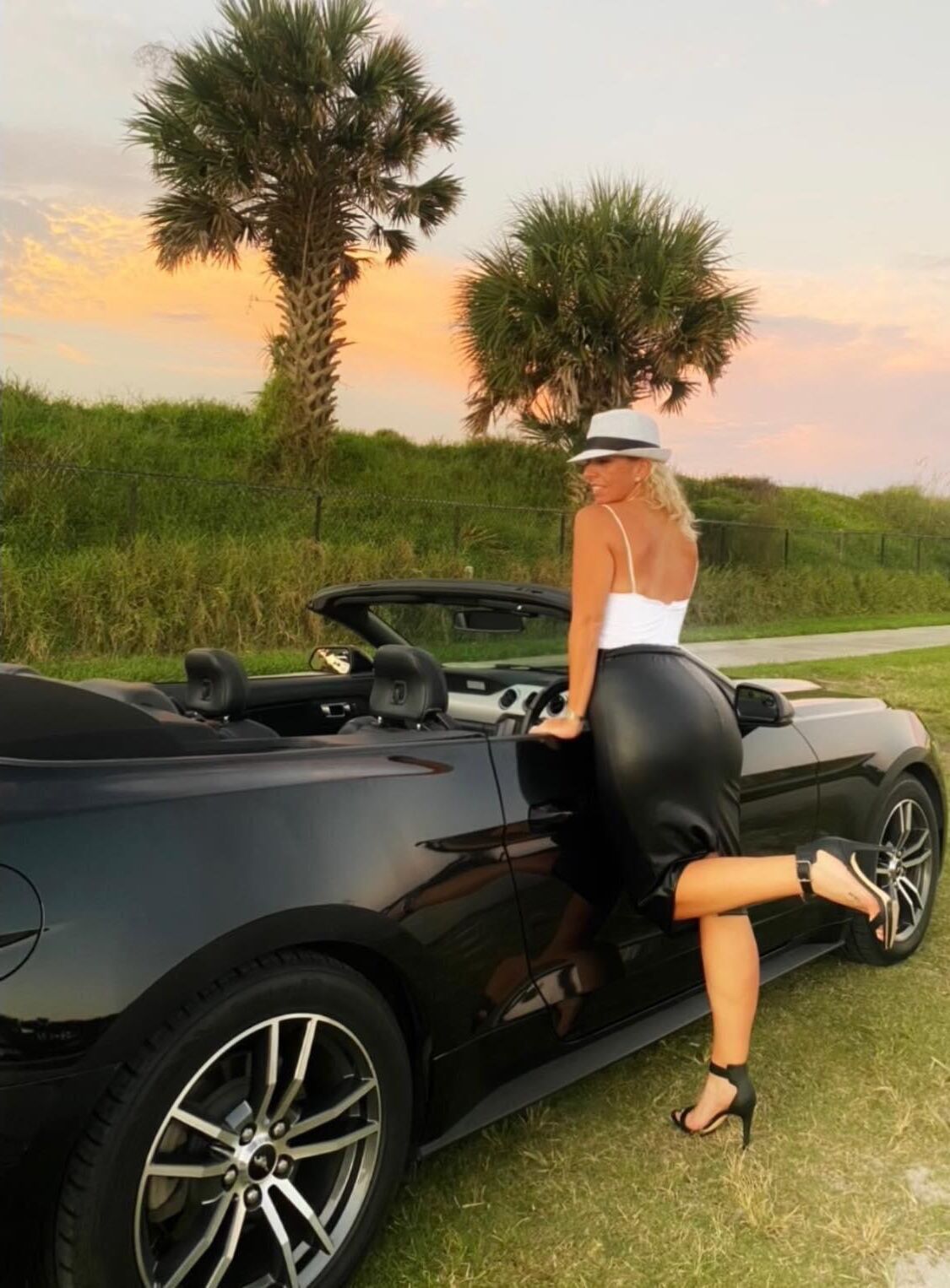 Melissa Blonde geiler Biker Milf mit großen Hintern gemischte heiße Schüsse