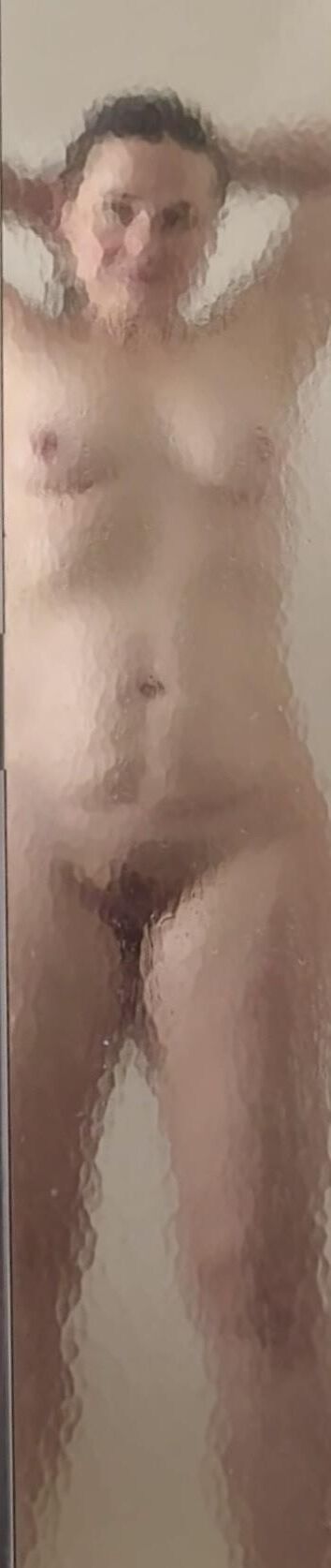 mom bod nude