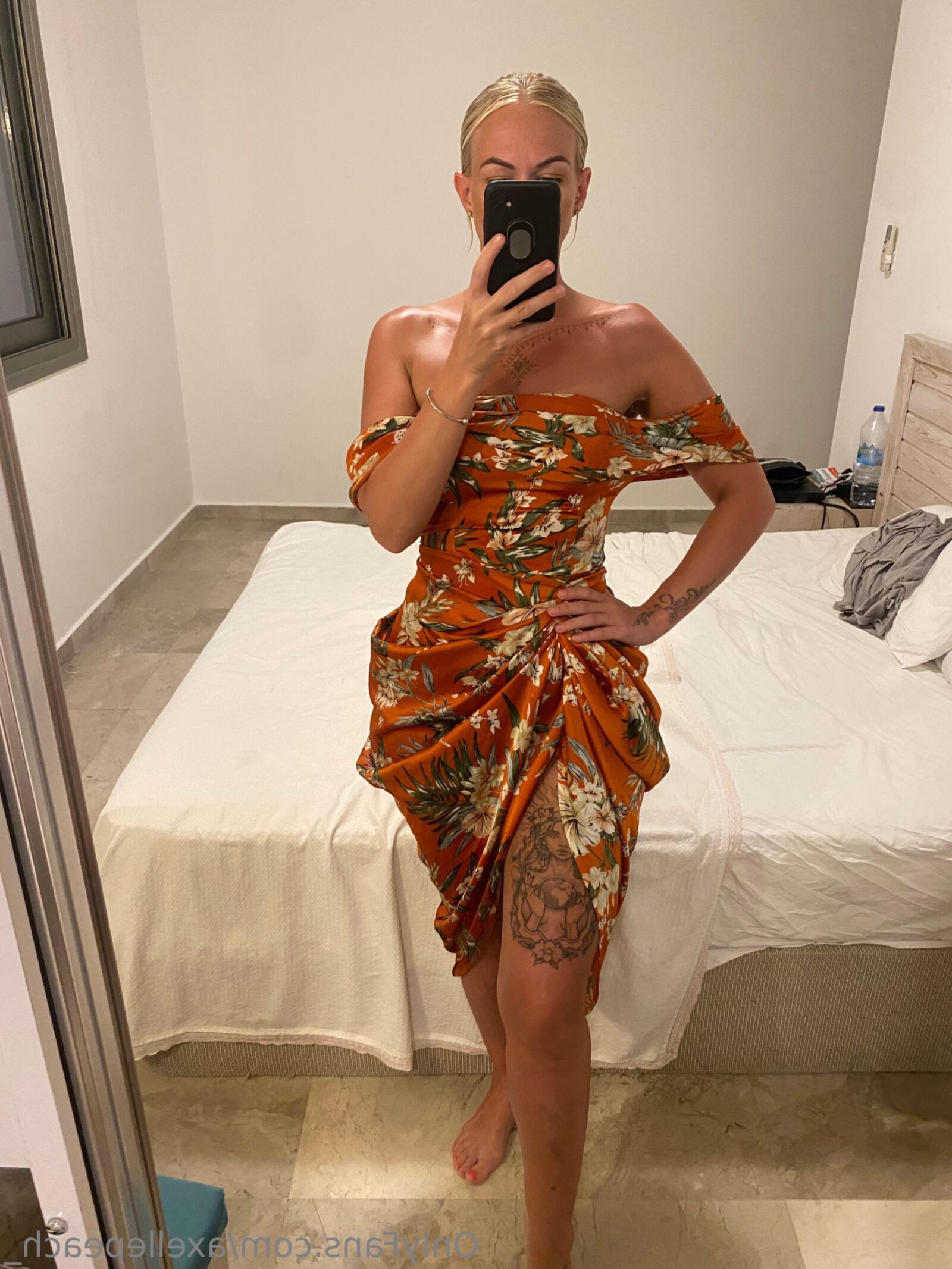 Axelle Big Bubble Butt Petit seins