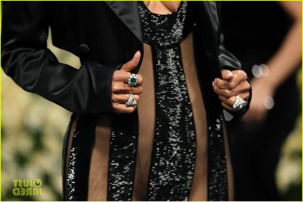 Halle Berry bei Met Gala May th