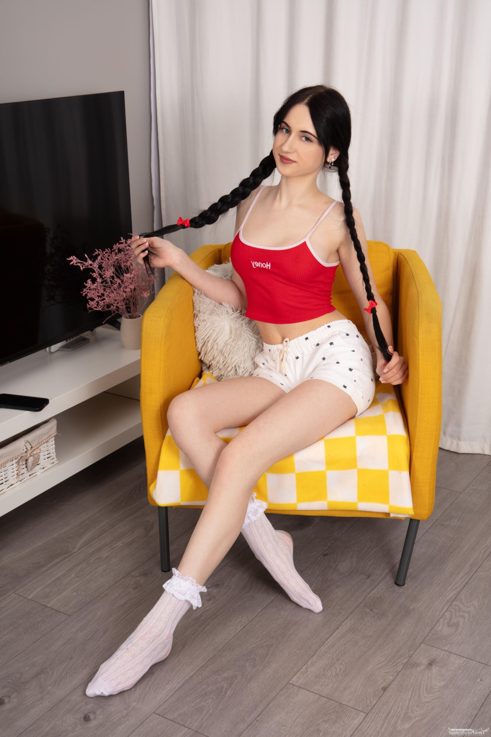 TeenPornStorage Amanda хорошая сторона