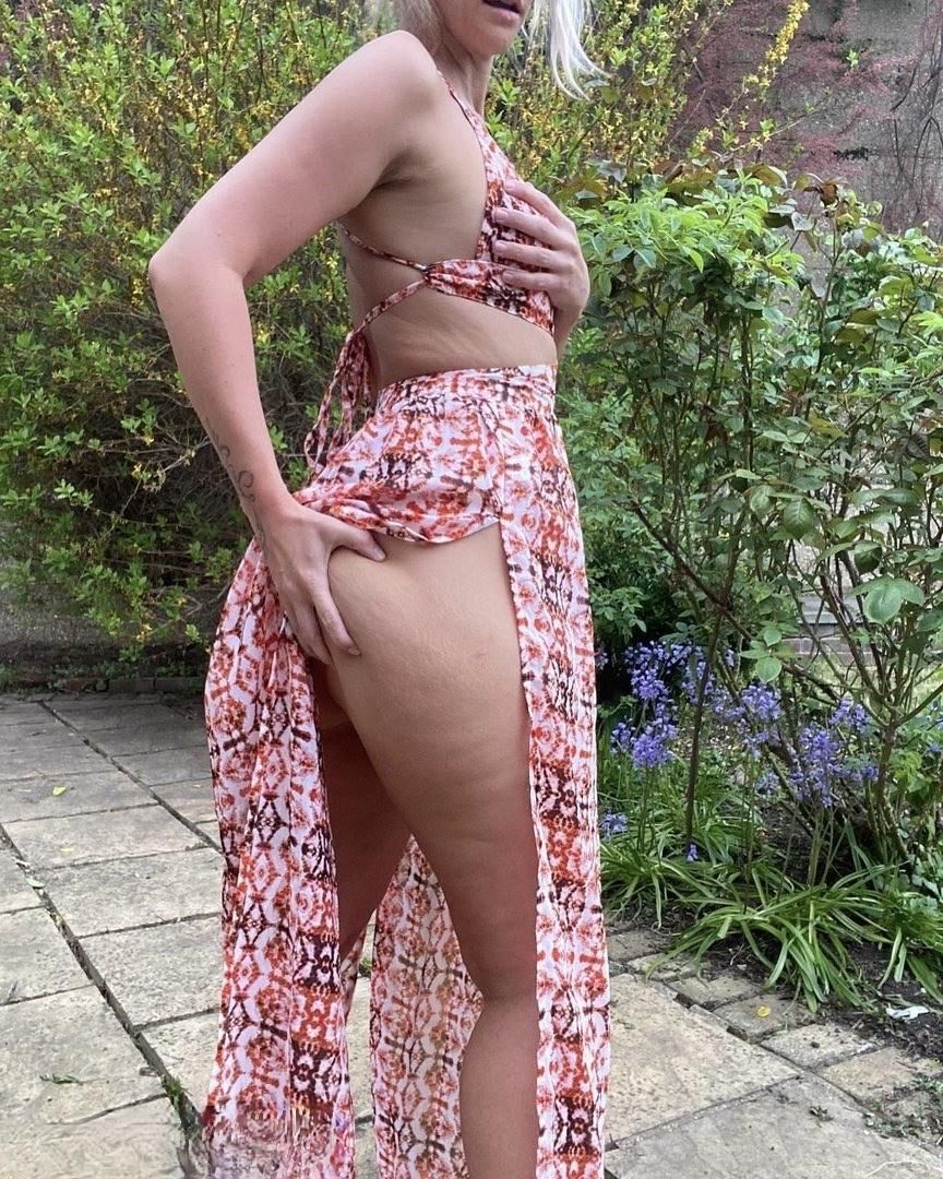 Axelle Big Bubble Butt Petit seins