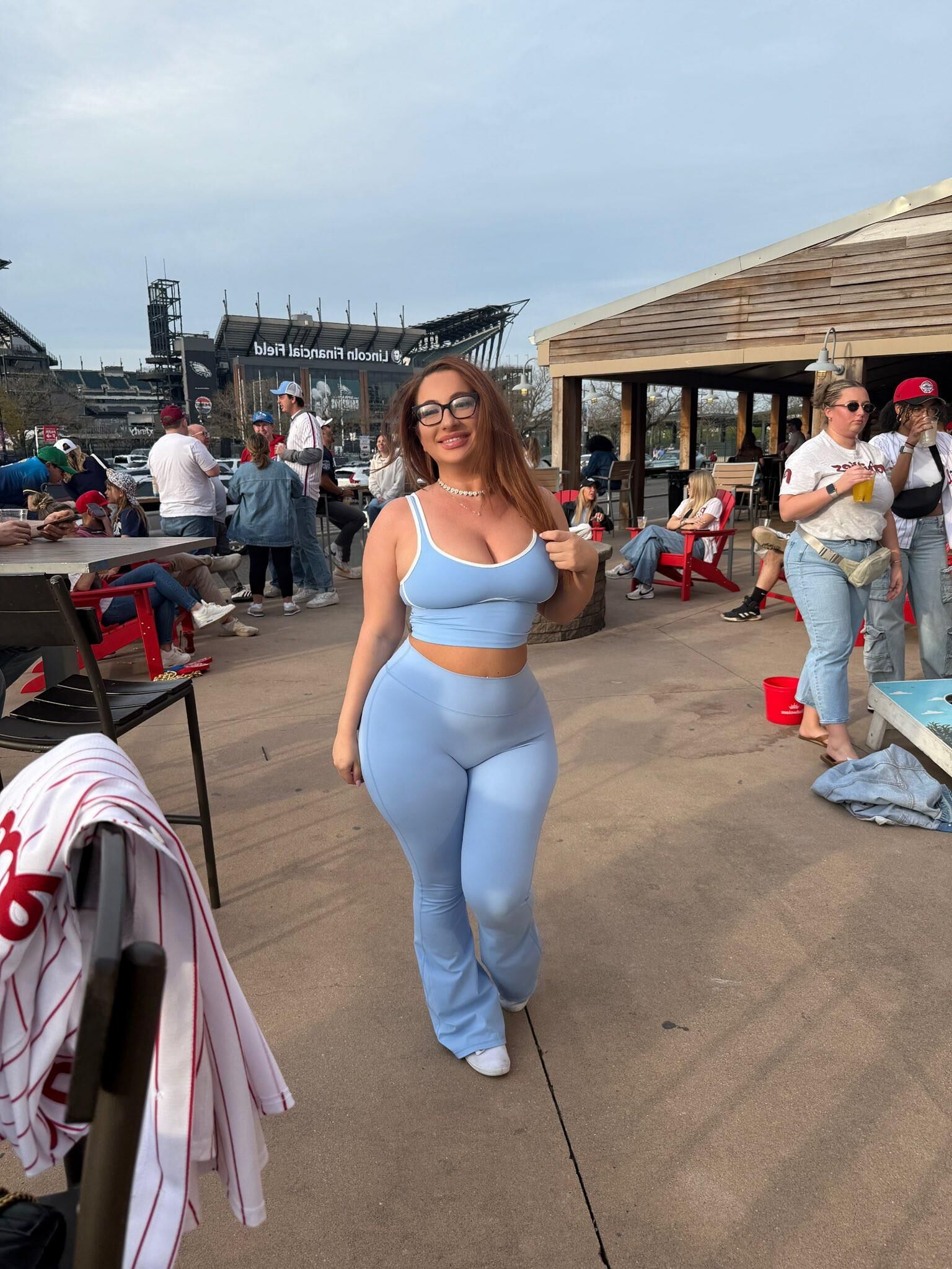 Brat Big Ass Big Boobs kurvige Brünette Mädchen gemischte heiße Schüsse