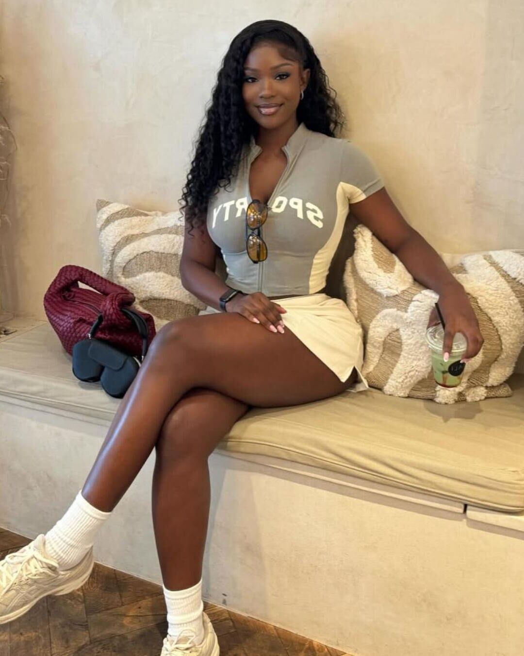 Ebony caliente para follar duro