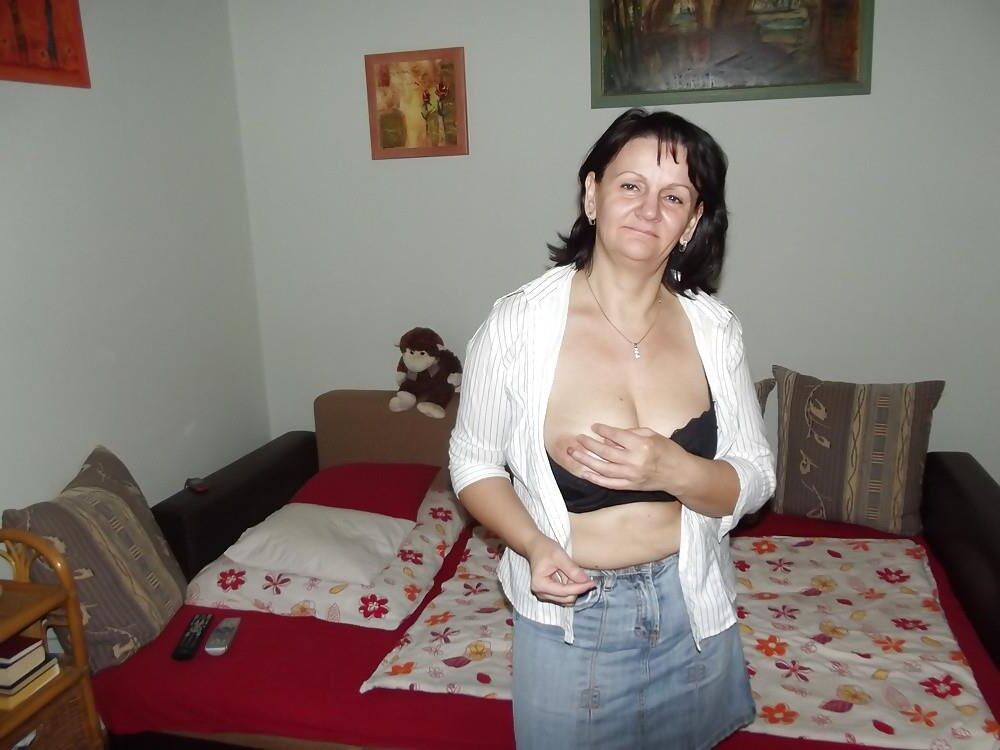 Hungarian Milf Viola