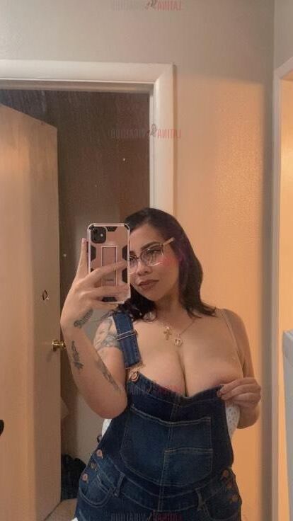 Latina milf exposed