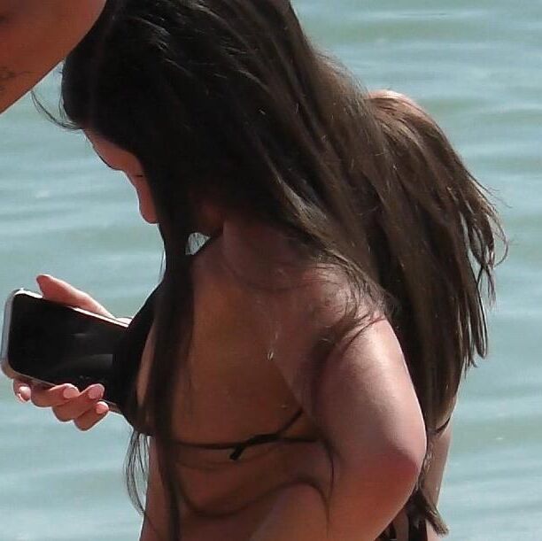 Nalgona piti bikini negro