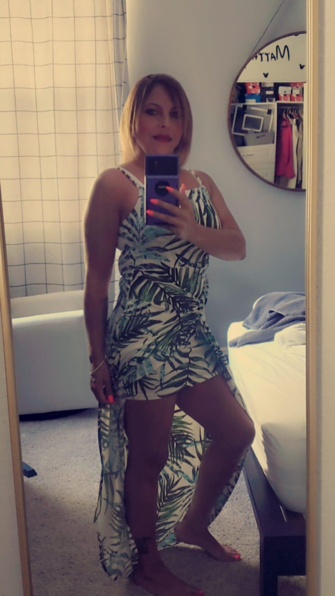 Old School Latin Queen Loves Show Her Feet