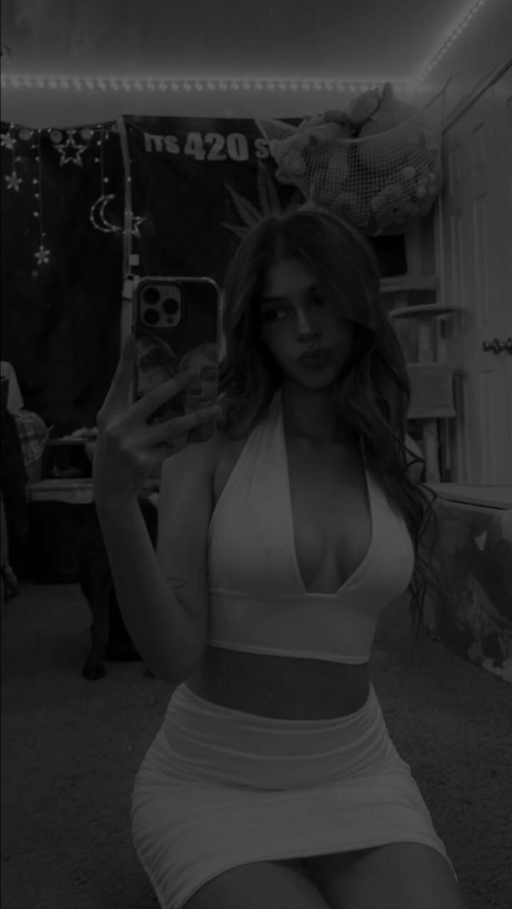 годовалый большой титул худая шлюха Ava Ava