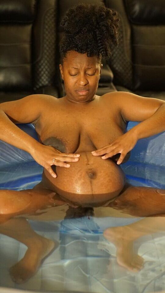 Labour pregnant mom 