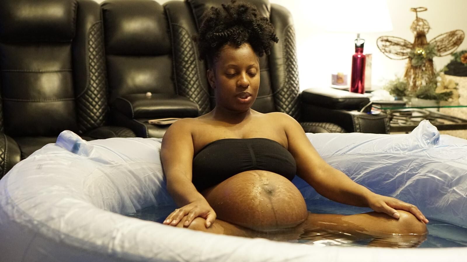 Labour pregnant mom 