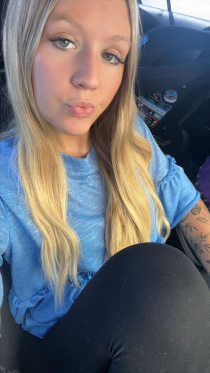 year old blonde Haley is a Snapchat slut