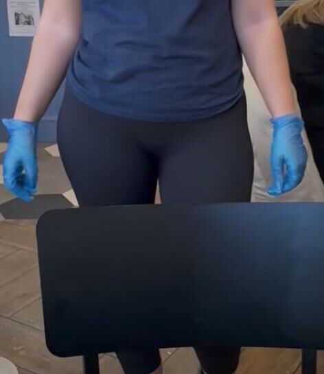 Candid Big Fat Cunt Mound em Sexy Blonde Barmaid