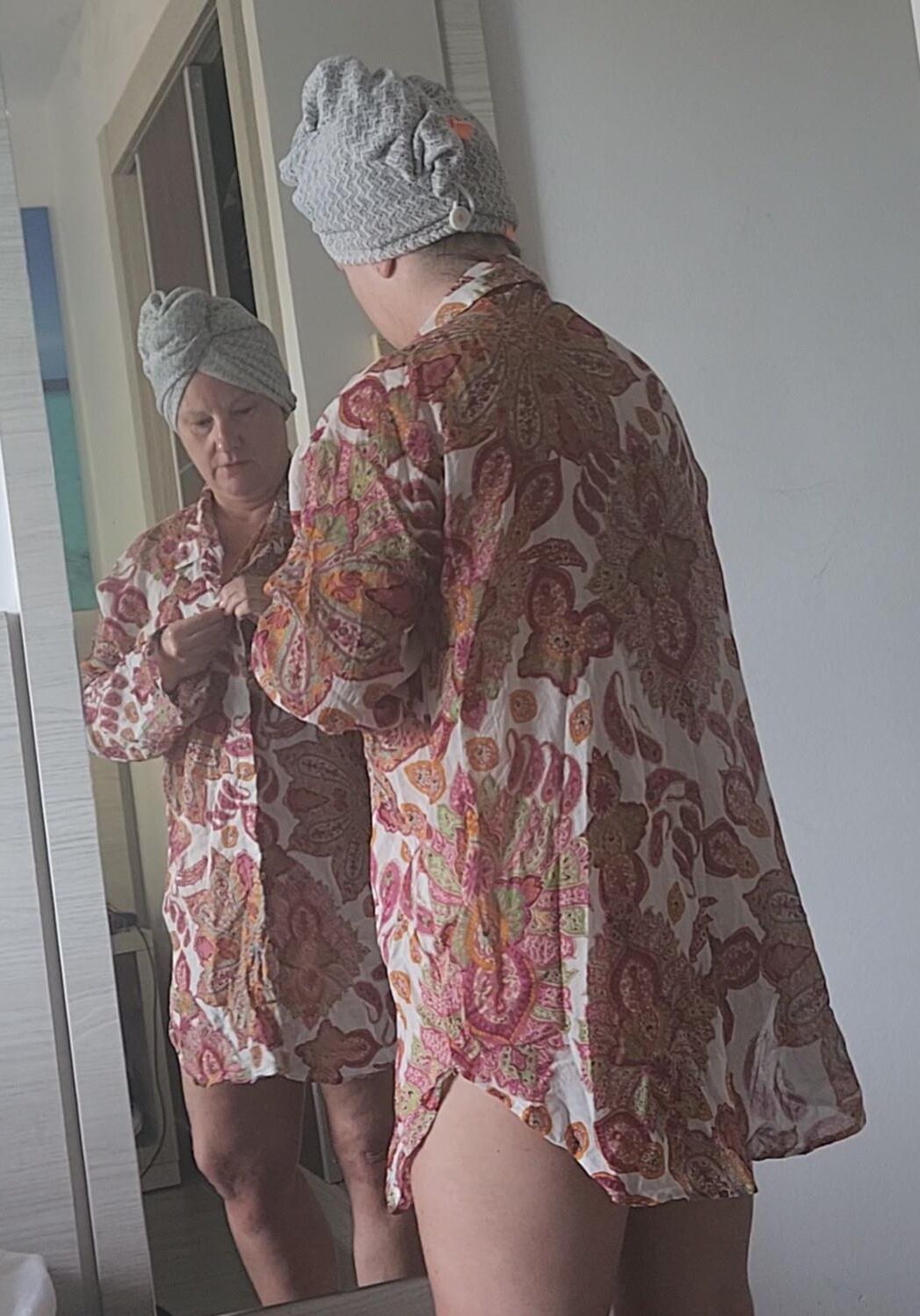 これらの写真のいずれかが服を着て服を脱いで再投稿したいですか？