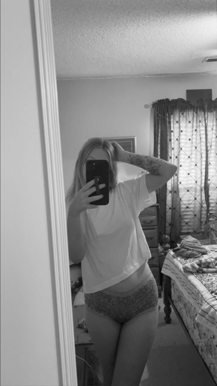  year old blonde Haley is a Snapchat slut