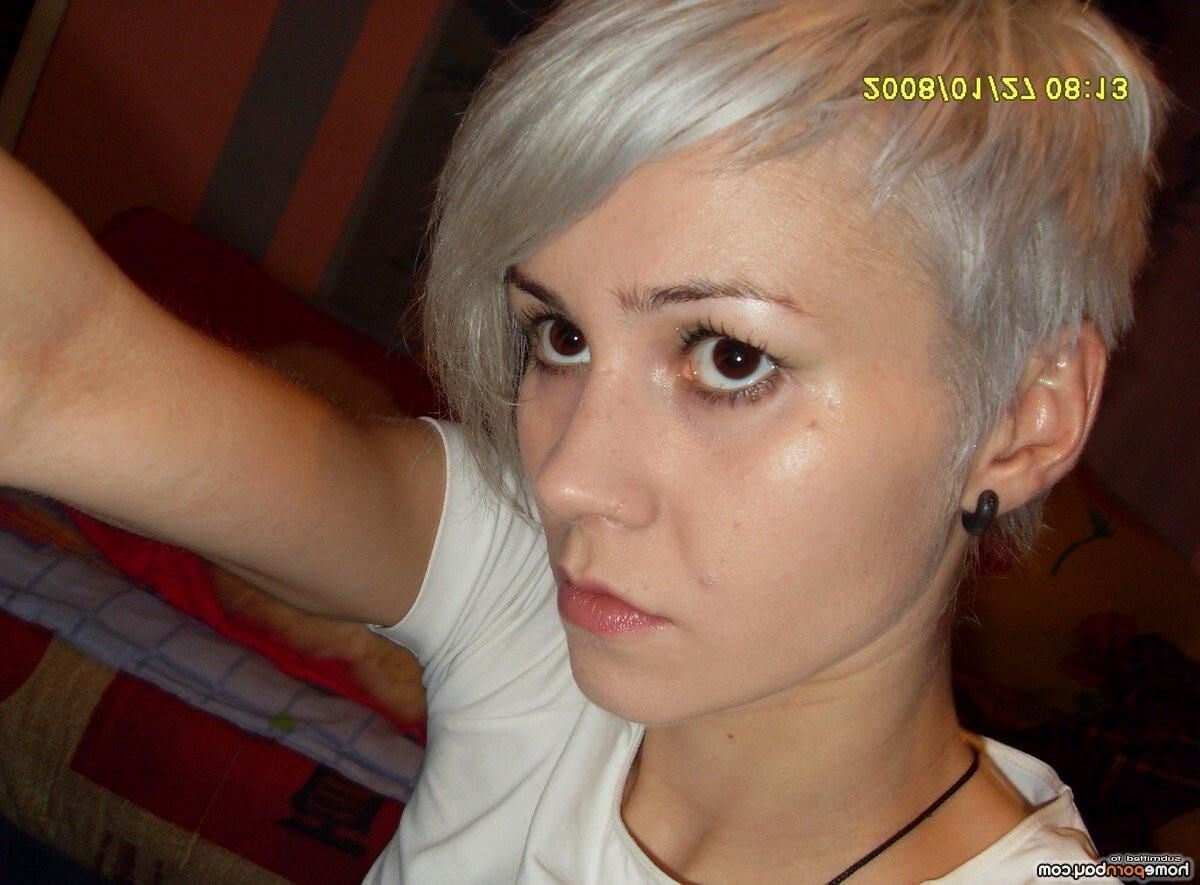 Ama minuscule pixie blanchie