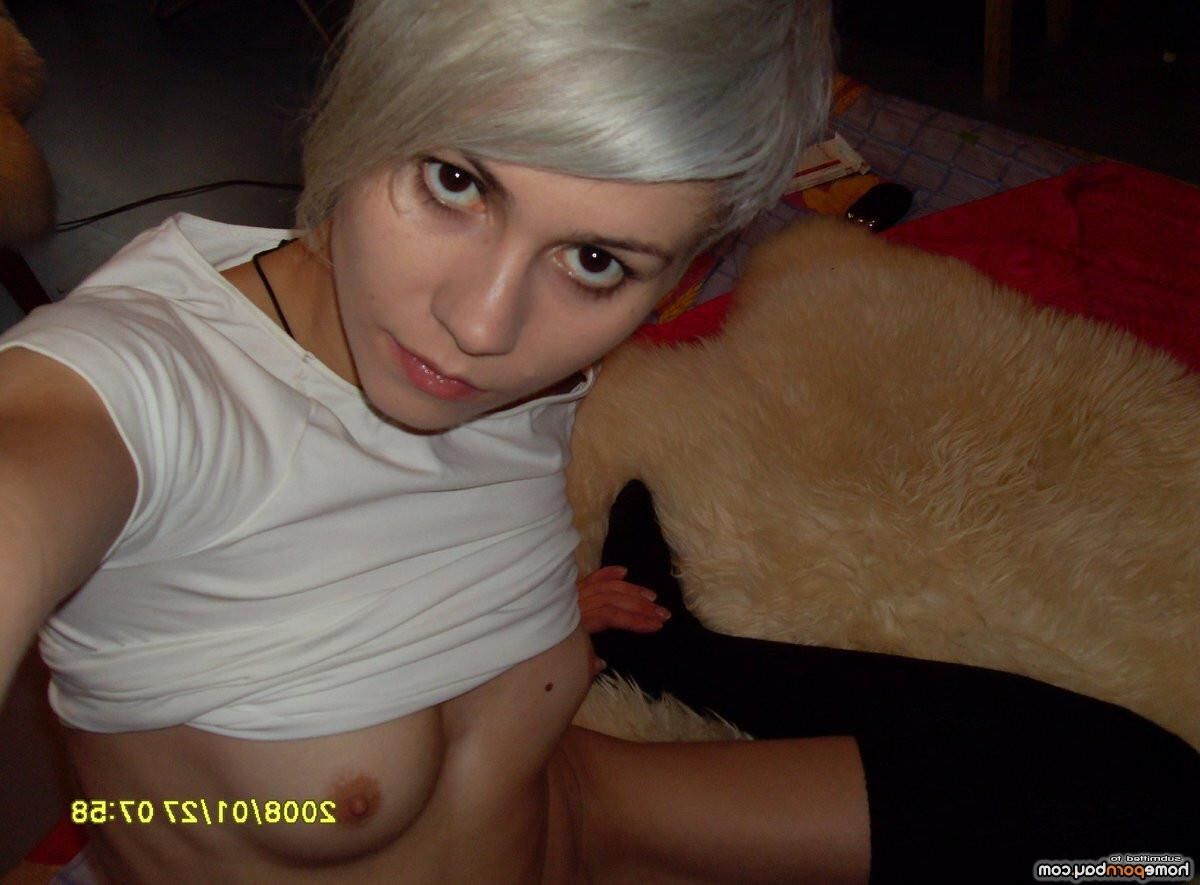 Ama minuscule pixie blanchie