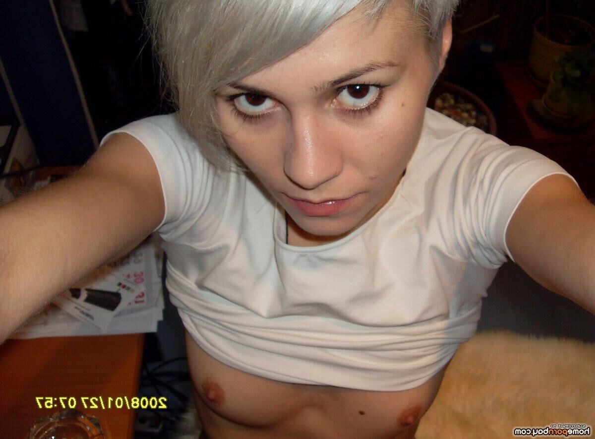 Ama minuscule pixie blanchie