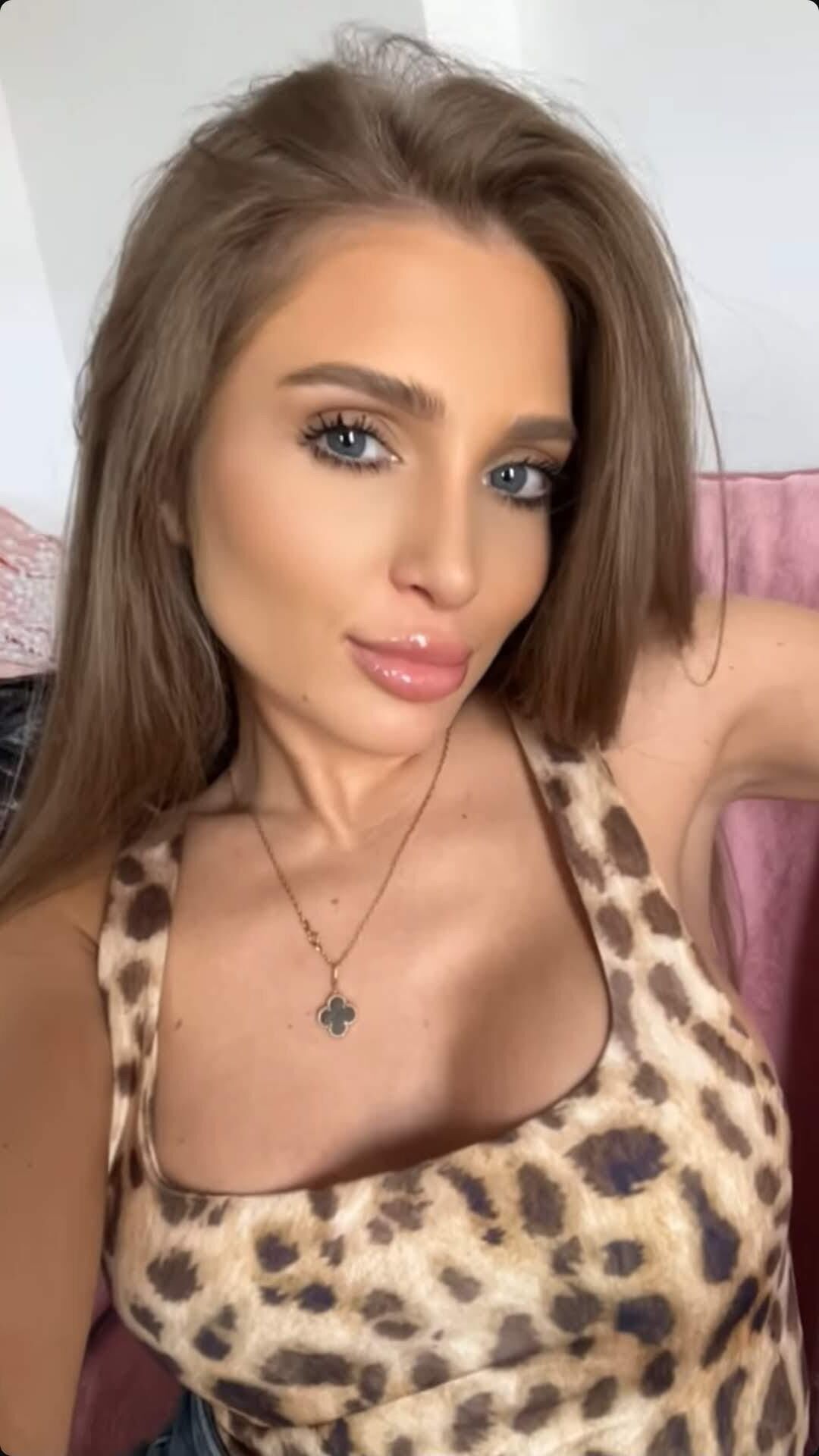 Bimbo roumain salope mihaela g