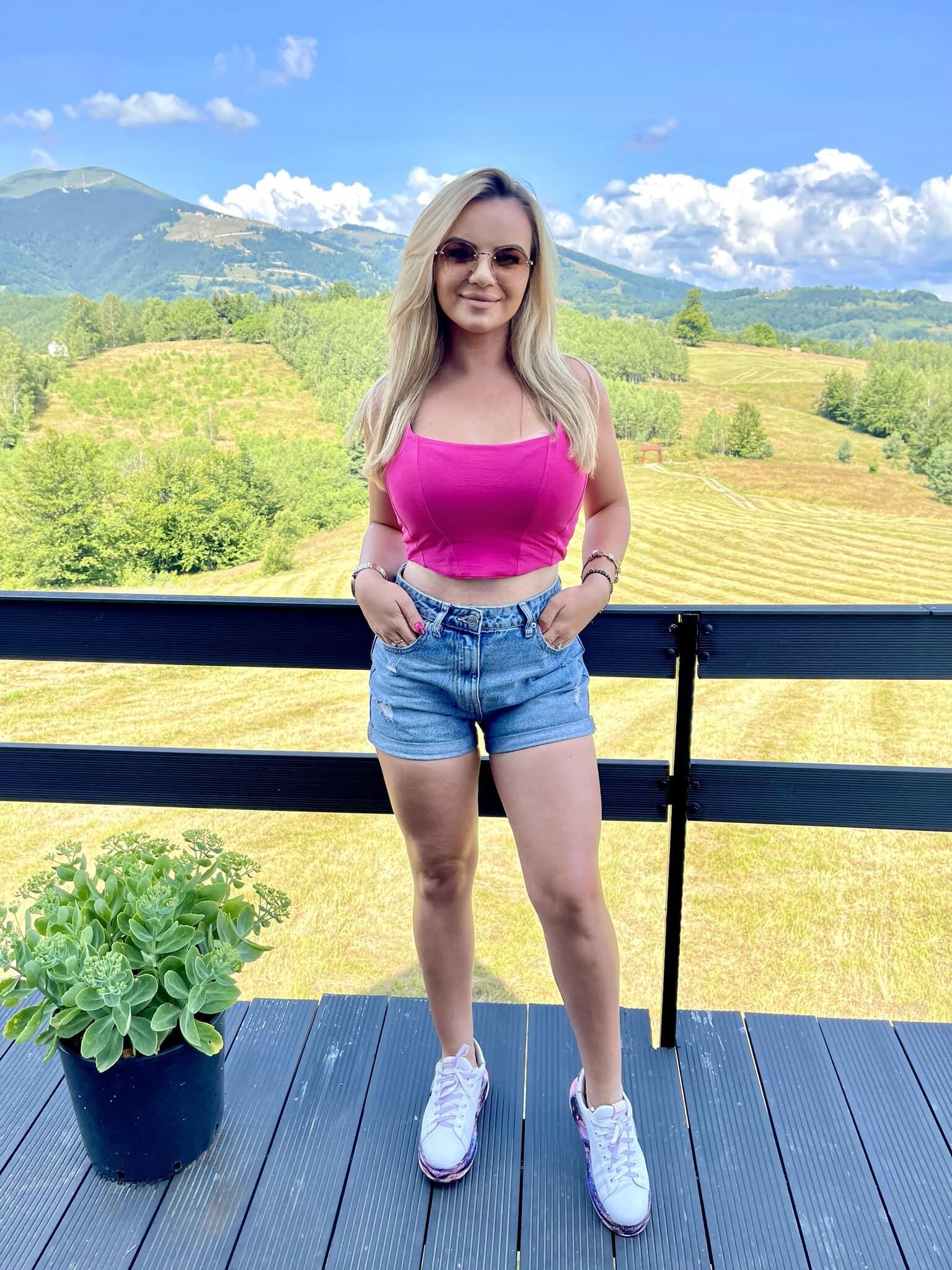Madalina est une salope roumaine
