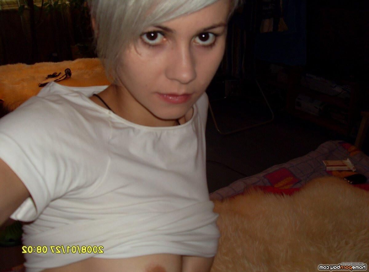 Ama minuscule pixie blanchie