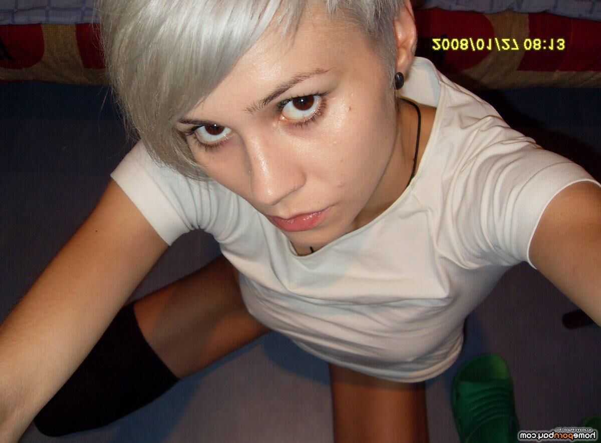 Ama minuscule pixie blanchie