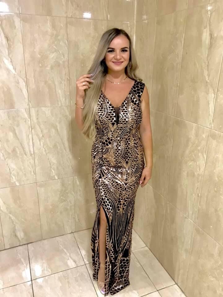 Madalina est une salope roumaine