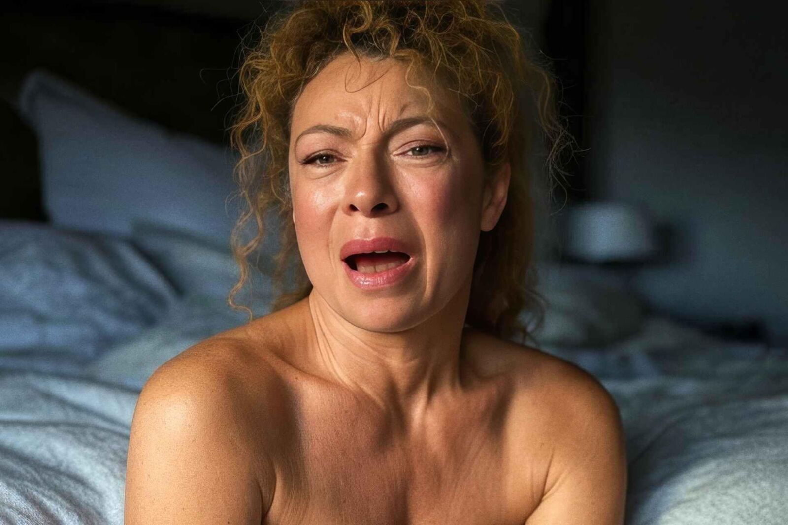 Alex Kingston hermosa agonía