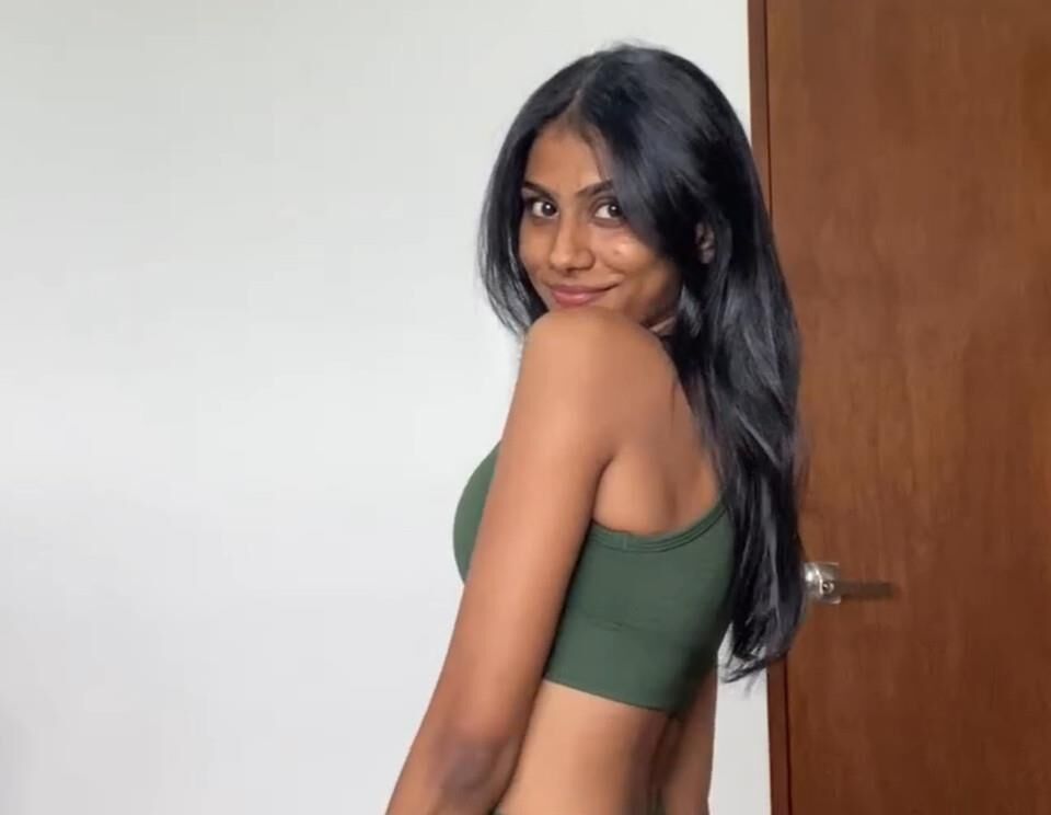 Ami in Norfolk Green.