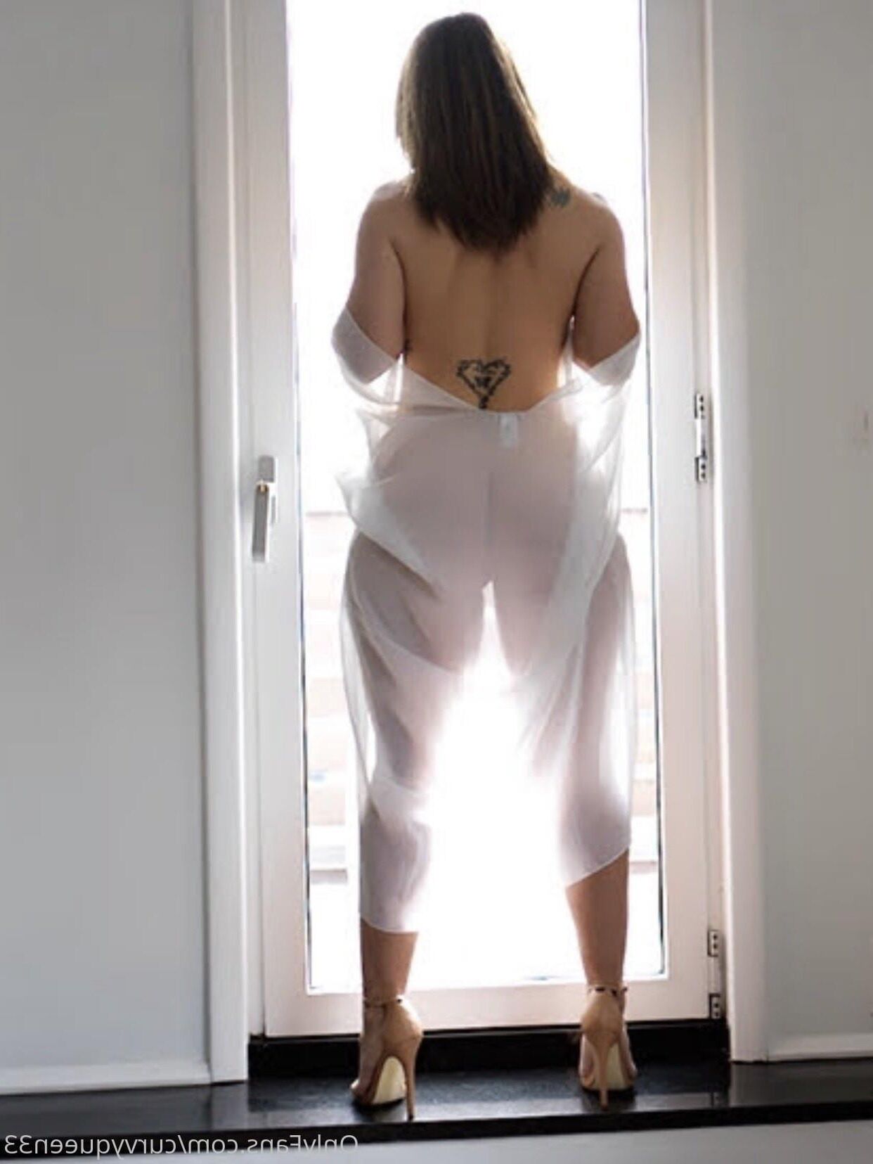 Tamara Big Ass Curvy Horny Brunette Mature Wife Mixed Hot Shots